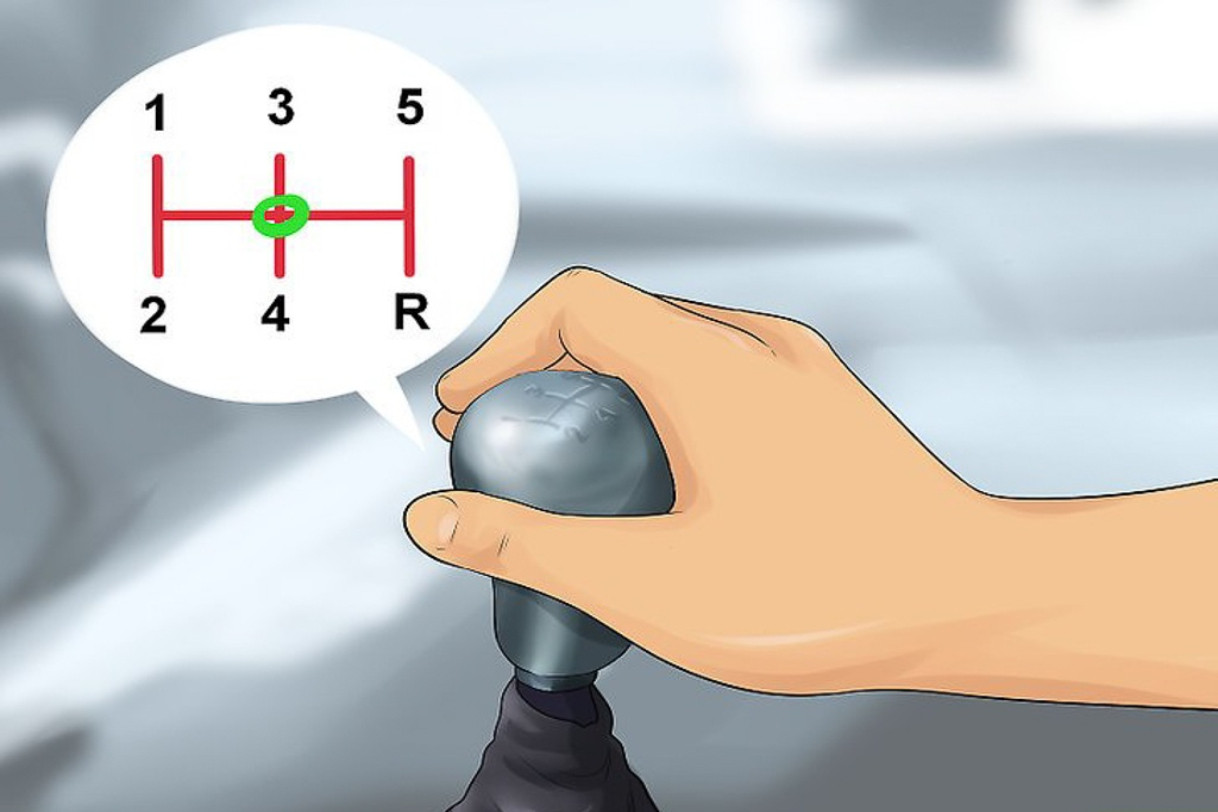 Cần số xe ô tô số sàn ở vị trí số trung gian N
