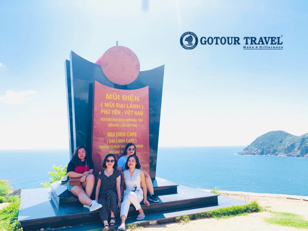 Cảnh đẹp Mũi Điện Vũng Rô trên tuyến đường Gia Lai Nha Trang