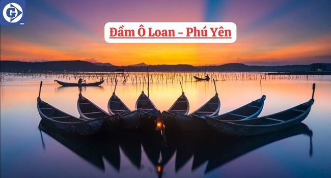 Cảnh hoàng hôn lãng mạn trên Đầm Ô Loan với những chiếc thuyền đánh cá