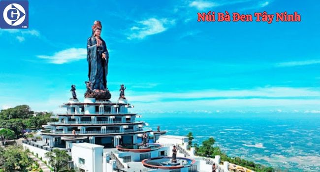 Cáp treo hiện đại đưa du khách lên đỉnh Núi Bà Đen, Tây Ninh
