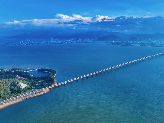 Là cầu nối giao thông quan trọng