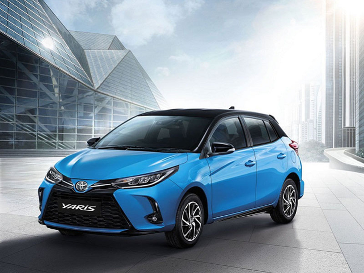 Chi tiết đầu xe Toyota Yaris 2021 với lưới tản nhiệt và đèn pha LED