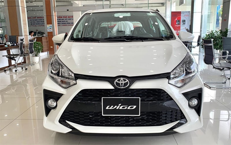 Chi tiết phần đầu xe Toyota Wigo 2022 với lưới tản nhiệt sắc sảo và đèn pha hiện đại