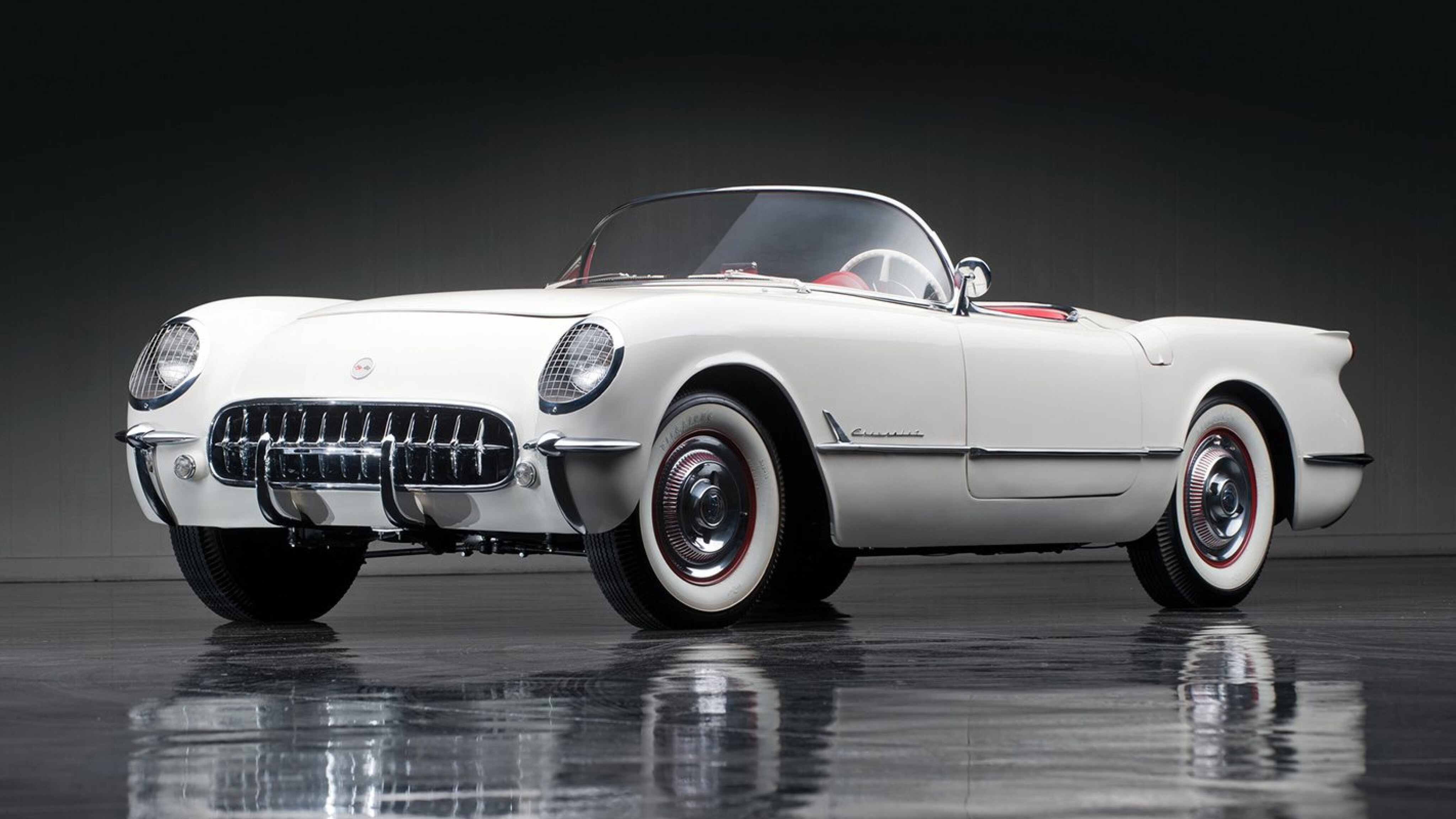 Chiếc Chevrolet Corvette C1 đời 1953 với động cơ 6 xi-lanh ban đầu