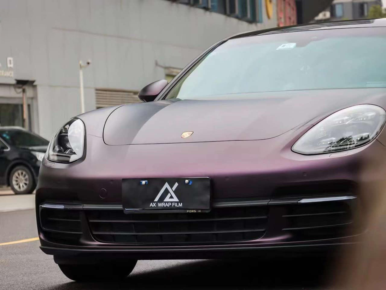 Chiếc Porsche wrap màu nổi bật