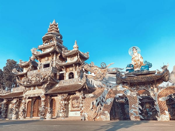 Chùa Linh Phước kiến trúc độc đáo, chùa Ve Chai Đà Lạt