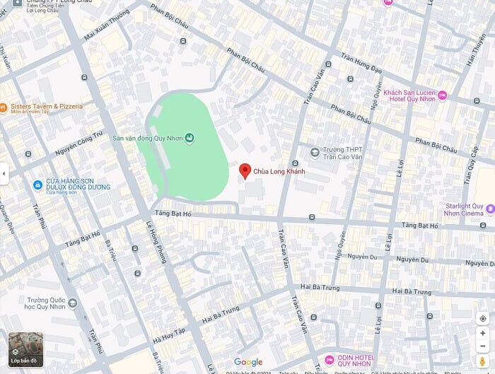 Từ trung tâm thành phố đến chùa khá gần
