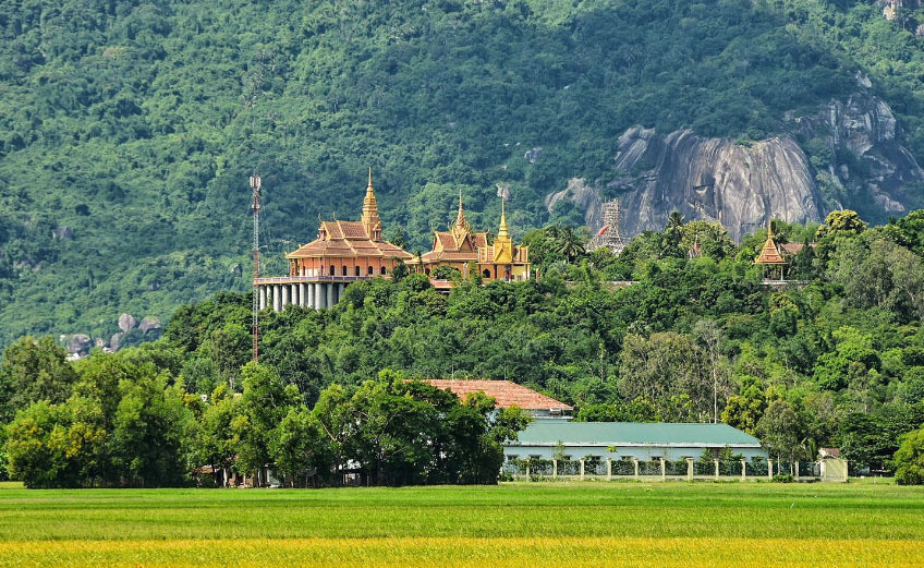 Chùa Tà Pạ An Giang, nơi được ví như tiên cảnh.