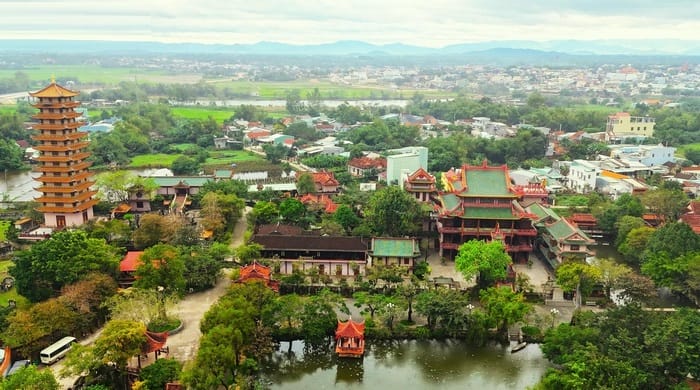 Thiên Hưng Tự là sự kết hợp khéo léo giữa kiến trúc Á Đông và những đường nét trang nghiêm hiện đại
