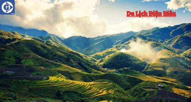 Con đường đèo uốn lượn trên núi cao tại Điện Biên