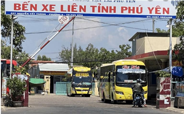 Cổng chính Bến xe liên tỉnh Phú Yên, trung tâm giao thông của tỉnh