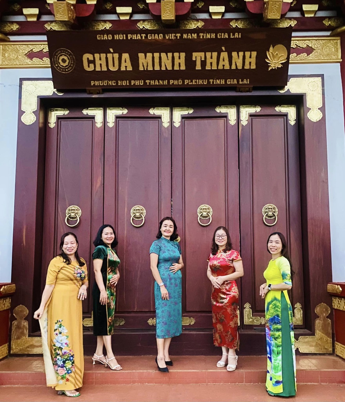 Cổng chính Chùa Minh Thành