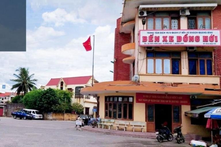 Cổng vào bến xe Đồng Hới với kiến trúc hiện đại tại trung tâm thành phố