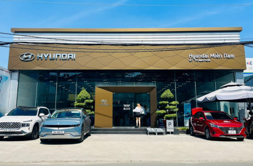 Cổng vào và mặt tiền Đại lý Hyundai Miền Nam ở Bình Tân