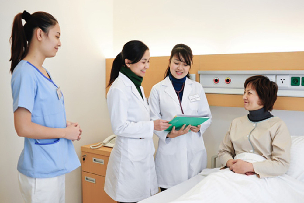 Công việc y tế, điều dưỡng đòi hỏi chuyên môn và bằng cấp