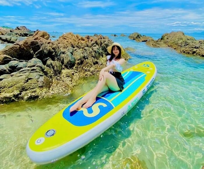 Trải nghiệm chèo SUP và các trò chơi dưới nước