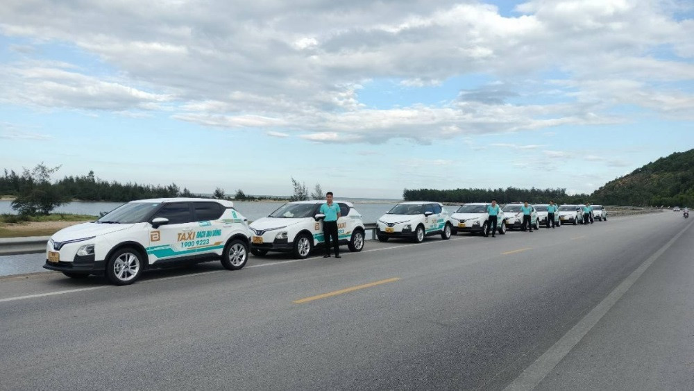 Dàn xe điện VinFast hiện đại, lựa chọn thân thiện môi trường cho việc đặt Grab taxi Đức Trọng và các chuyến đi.