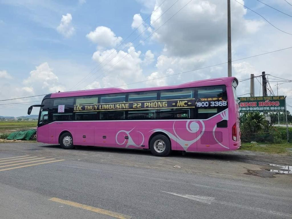 Dàn xe Limousine hiện đại của Nhà xe Lộc Thủy sẵn sàng phục vụ hành khách