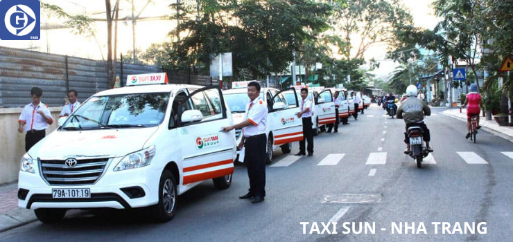Dàn xe Sun Taxi nổi bật tại Khánh Hòa