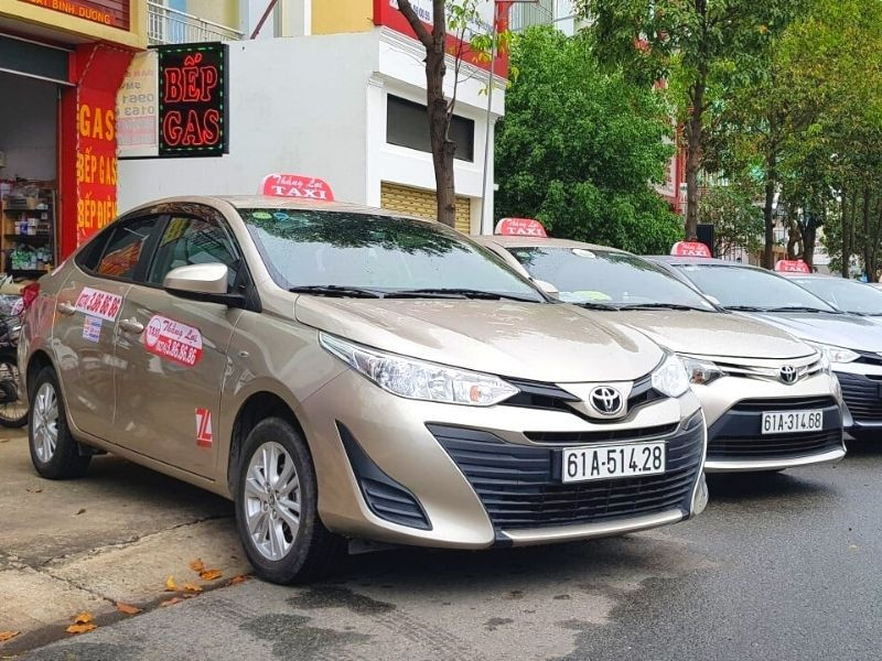 Dàn xe taxi 4 chỗ Thắng Lợi phục vụ hành khách tại Lâm Đồng