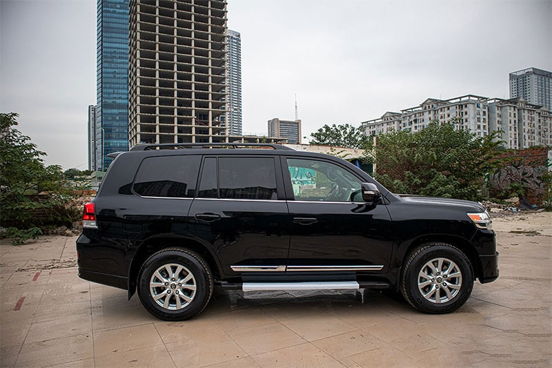 Đánh giá ngoại thất thân xe Toyota Land Cruiser 2020