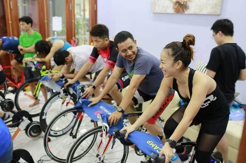 đạp xe cố định tại nhà