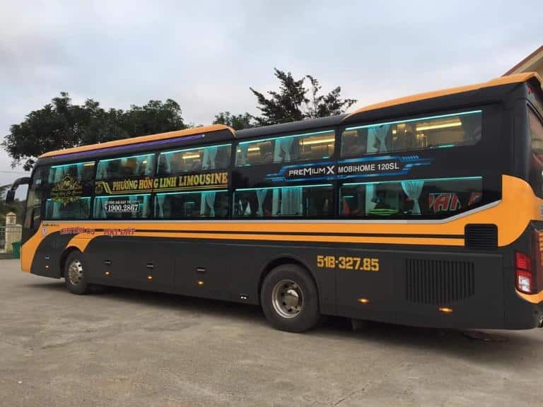 Đặt vé nhanh chóng qua Fanpage Facebook chính thức của Phương Hồng Linh