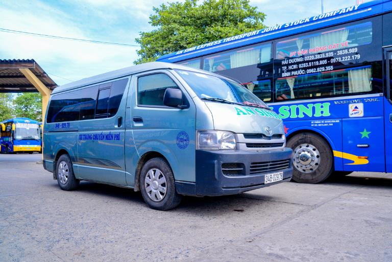 Đặt vé xe đường dài trực tiếp tại điểm giao dịch
