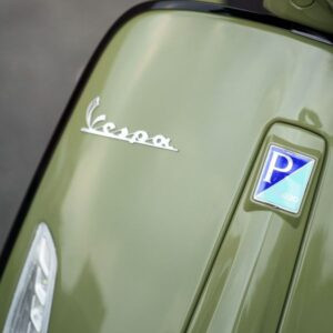 Đèn LED hai tầng trên Vespa Sprint S Green Tenace nổi bật