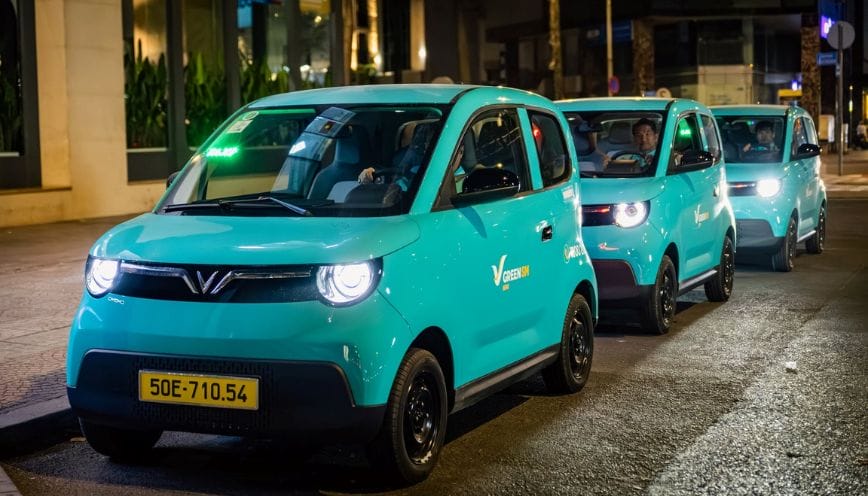 Di chuyển bằng xe điện góp phần bảo vệ môi trường