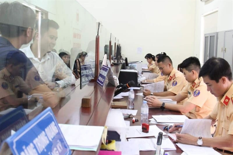 Địa điểm thực hiện thủ tục rút hồ sơ gốc xe ô tô tại Phòng Cảnh sát Giao thông