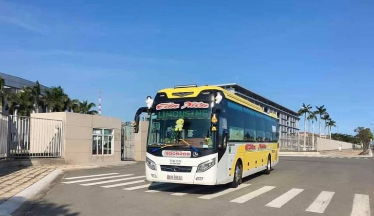 Dịch vụ chuyên nghiệp của đội ngũ nhân viên Nhà xe Tân Niên