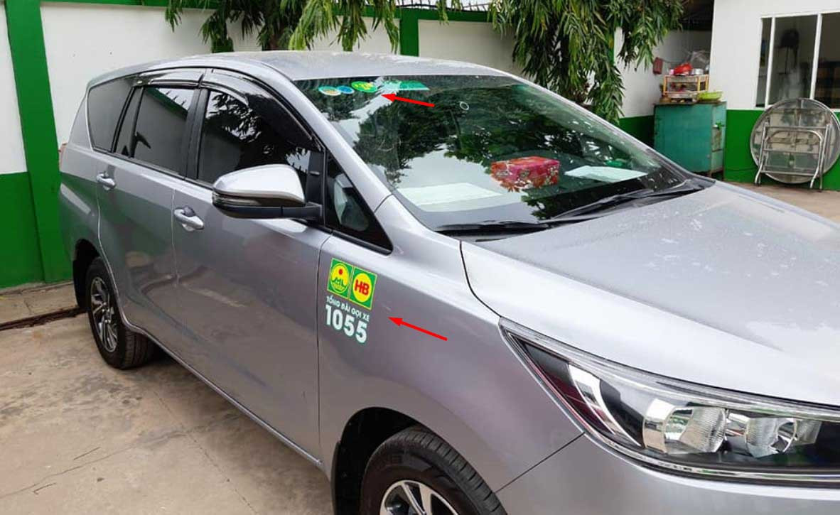 Dịch vụ SmartCar của taxi Mai Linh 24/24 với logo tối giản và số tổng đài 1055