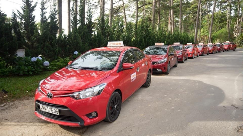 Dịch vụ Taxi Red Star Đà Lạt với xe đời mới