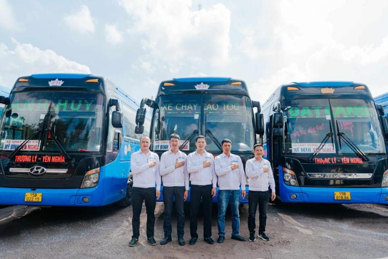 Điểm bán vé trực tiếp của Nhà Xe Anh Huy Đất Cảng tại bến xe
