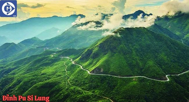 Đoàn người chinh phục đỉnh Pu Si Lung giữa sương mù Lai Châu