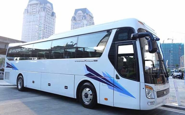 Đoàn xe giường nằm hiện đại của Hoàng Long trên tuyến Hà Tĩnh Huế