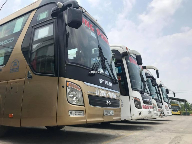 Đoàn xe khách Dần Giang chất lượng cao trên tuyến Hà Nội Viêng Chăn Lào.
