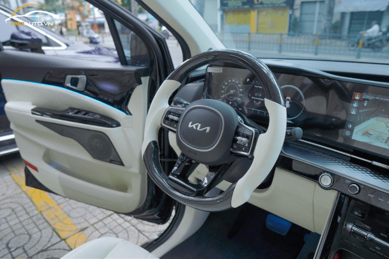 Đổi màu nội thất từng chi tiết xe Kia Carnival theo yêu cầu cá nhân