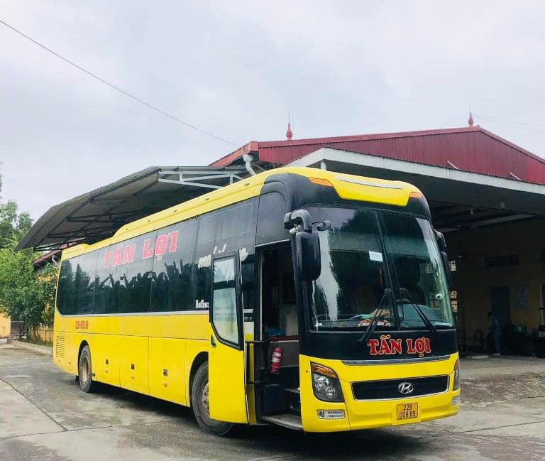 Đội ngũ nhân viên nhà xe Tấn Lợi sẵn sàng hỗ trợ hành khách trên mọi hành trình