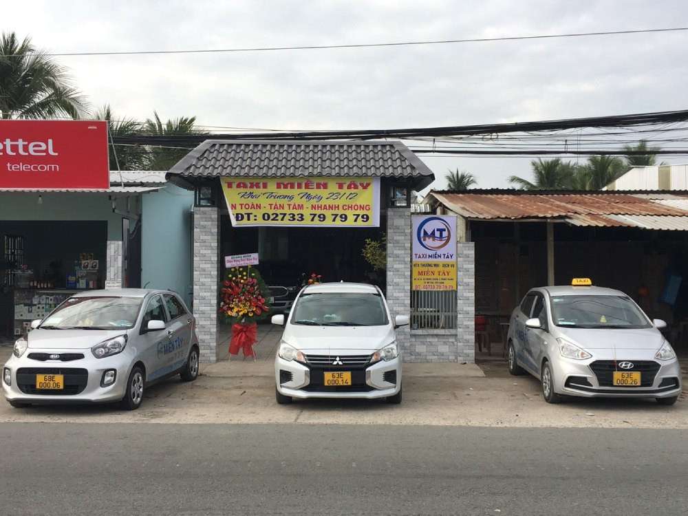 Đội ngũ tài xế chuyên nghiệp của hãng taxi Miền Tây, góp phần vào hệ sinh thái giao thông Mỹ Tho.
