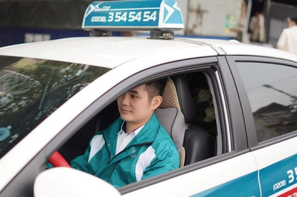 Đội ngũ tài xế của taxi Bình An được đào tạo bài bản, chuyên nghiệp khi phục vụ khách hàng tại Đại Từ Thái Nguyên