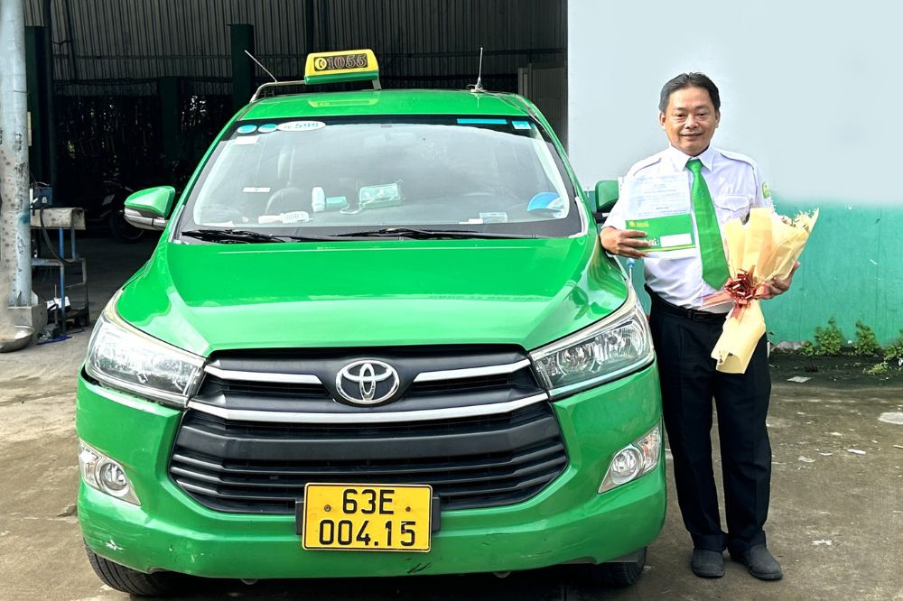 Đội ngũ tài xế Mai Linh chuyên nghiệp và thân thiện, đảm bảo an toàn cho hành khách khi gọi số taxi Gò Công