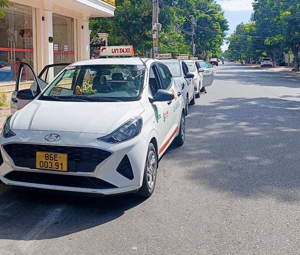 Đội ngũ tài xế Sun Taxi Lagi sẵn sàng phục vụ hành khách