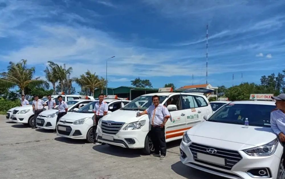 Đội ngũ tài xế Suntaxi phục vụ khách hàng tại Bình Sơn Quảng Ngãi