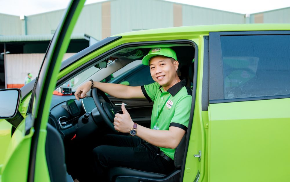 Đội ngũ tài xế taxi Nam Thắng luôn vui vẻ và nhiệt tình với khách hàng