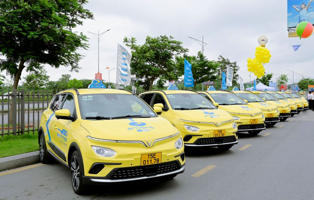 Đội ngũ taxi Én Vàng luôn sẵn sàng phục vụ hành khách tại Đồ Sơn.