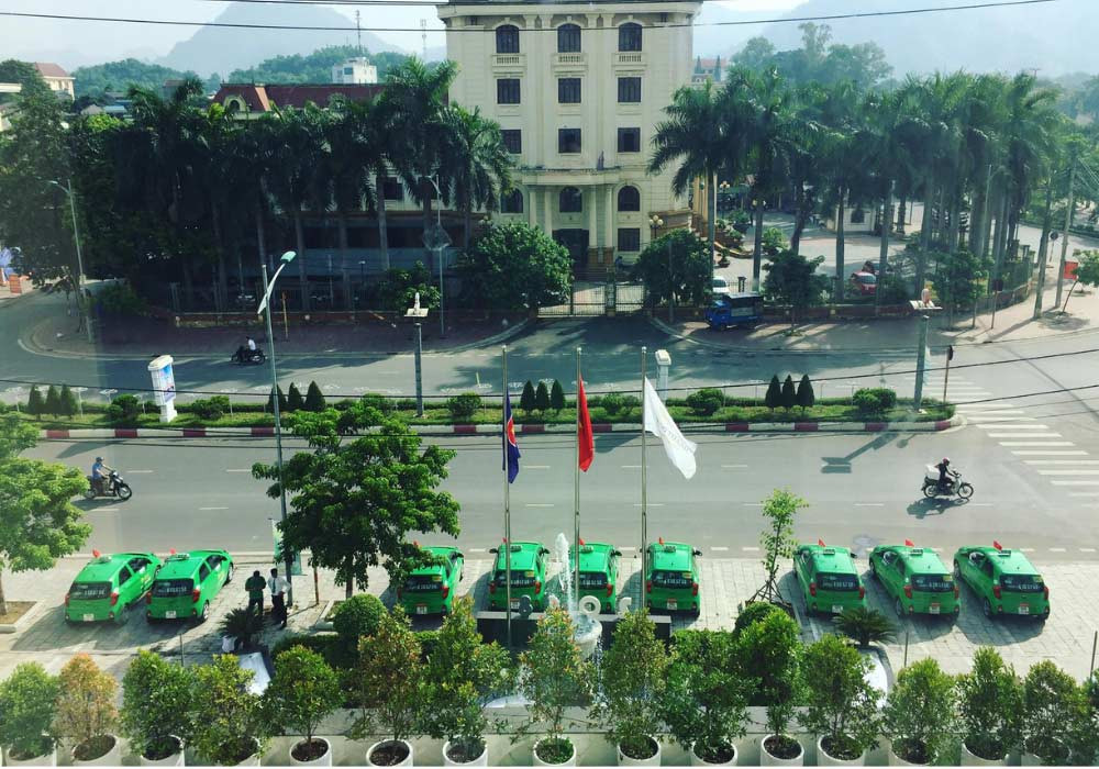 Đội ngũ Taxi Mai Linh tập trung tại khu vực trung tâm thành phố Tuyên Quang