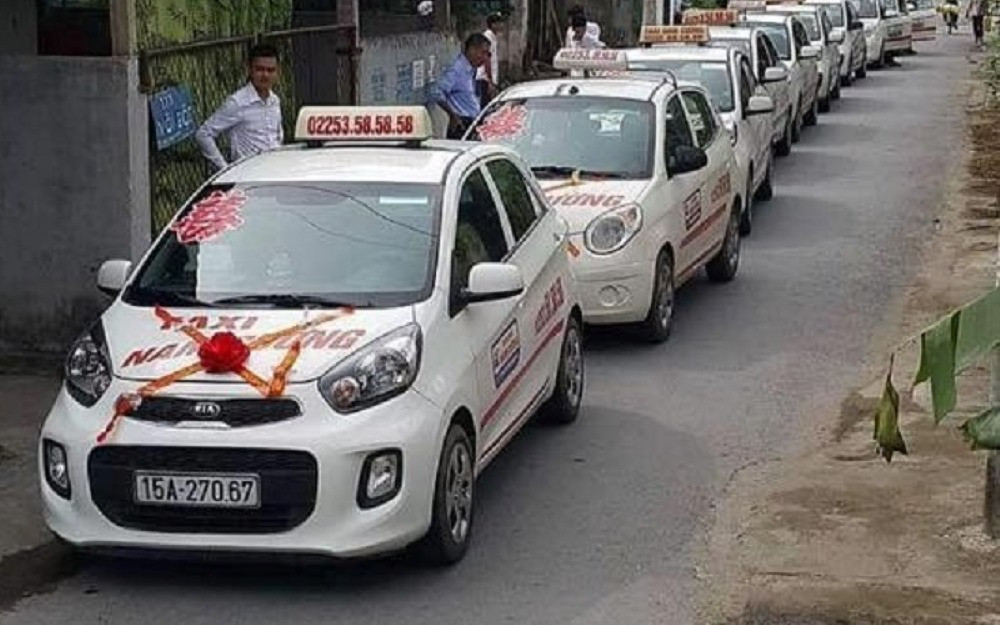 Đội ngũ taxi Nam Cường Vĩnh Bảo duy trì xe sạch sẽ, sang trọng, mang lại trải nghiệm tốt cho khách hàng.