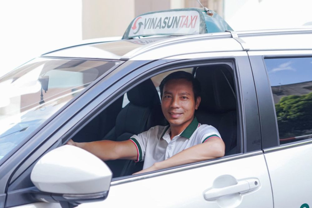 Đội ngũ taxi Vinasun được đào tạo bài bản, đảm bảo dịch vụ chuyên nghiệp ở Cẩm Mỹ Đồng Nai